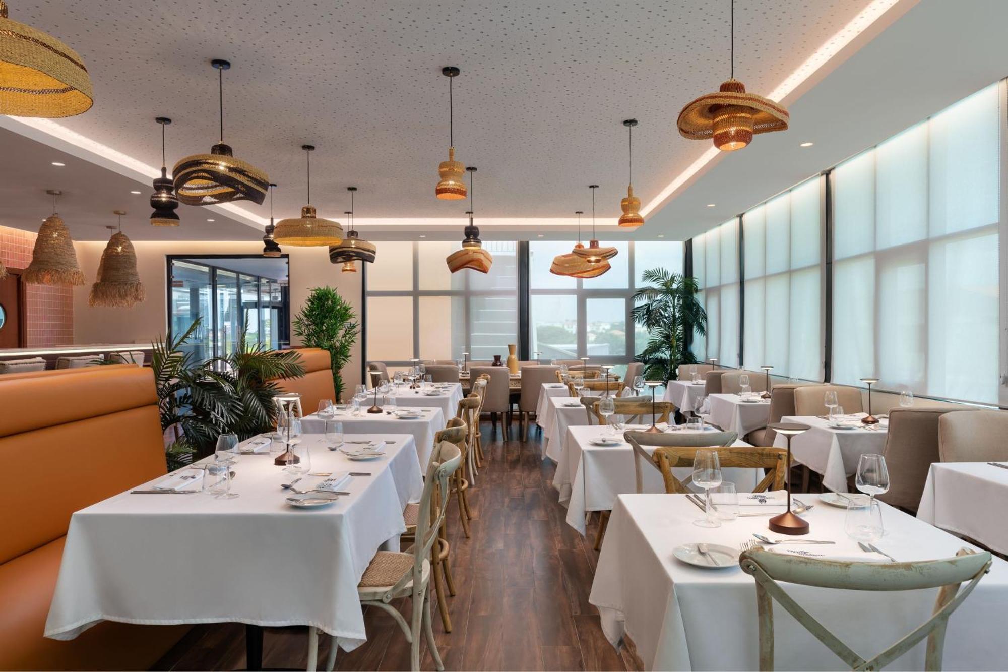 Protea Hotel By Marriott Луанда Екстер'єр фото