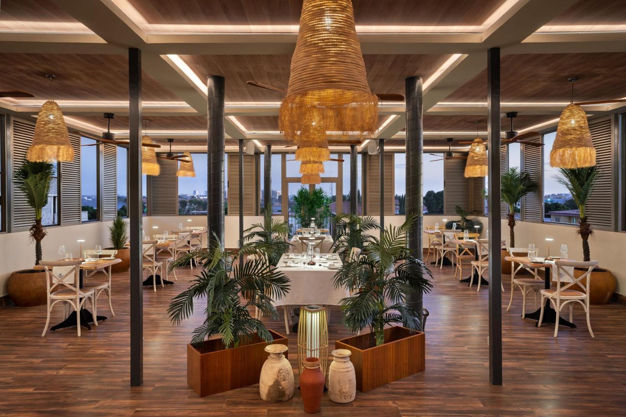 Protea Hotel By Marriott Луанда Екстер'єр фото